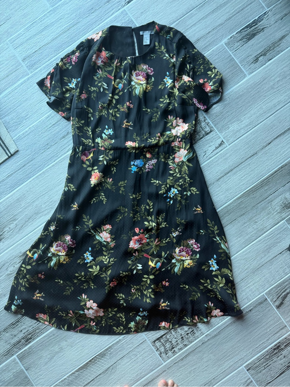 H&M Black Floral Short-Sleeve Midi Dress
